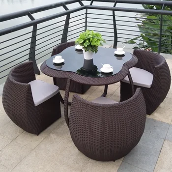 Внутренний двор, открытый балкон, вилла, сад из ротанга, водонепроницаемость и защита от солнца, простой ротанговый стул для отдыха.  4